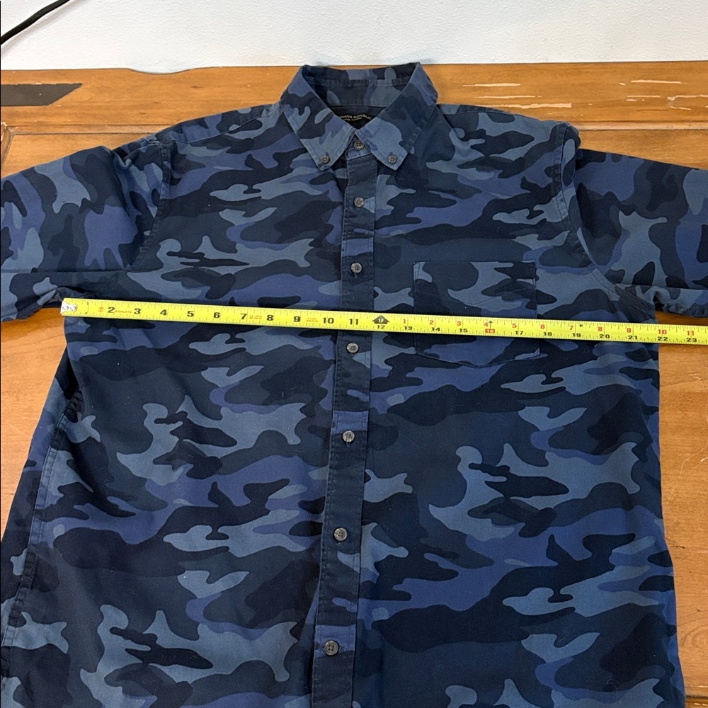 Banana Republic Untucked Slim Fit Men's Camouflage Button-Up Shirt Size Large - Picture 7 of 10